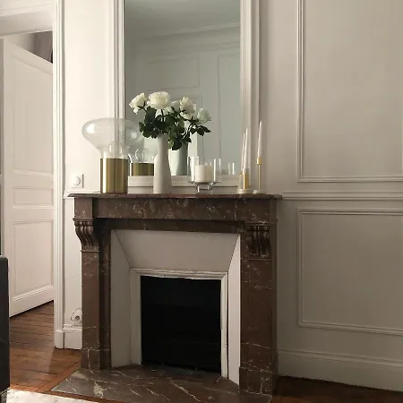 Prestige à Luxe, Calme Et Proche Tour Eiffel Et Champs-élysées Apartamento