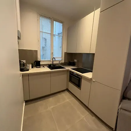 Prestige à Luxe, Calme Et Proche Tour Eiffel Et Champs-élysées