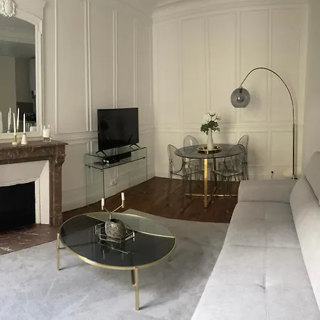 Prestige à Luxe, Calme Et Proche Tour Eiffel Et Champs-élysées *